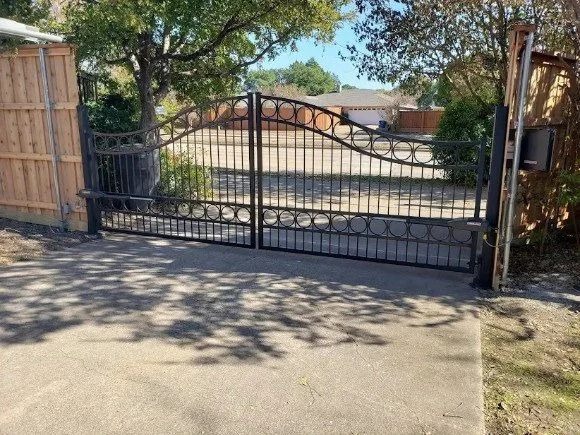 swing gate dfw tx
